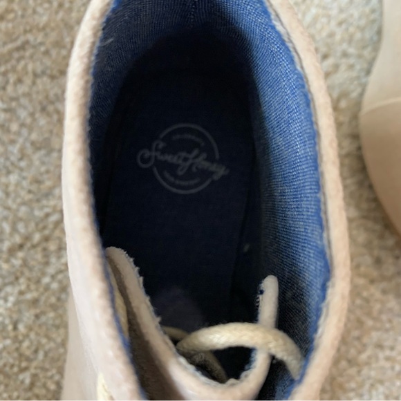 SweetHoney nwot Beige Lace-Up Ankle Boots - Picture 7 of 7